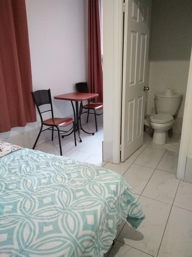 Chinatown Travellers Home Τορόντο Εξωτερικό φωτογραφία