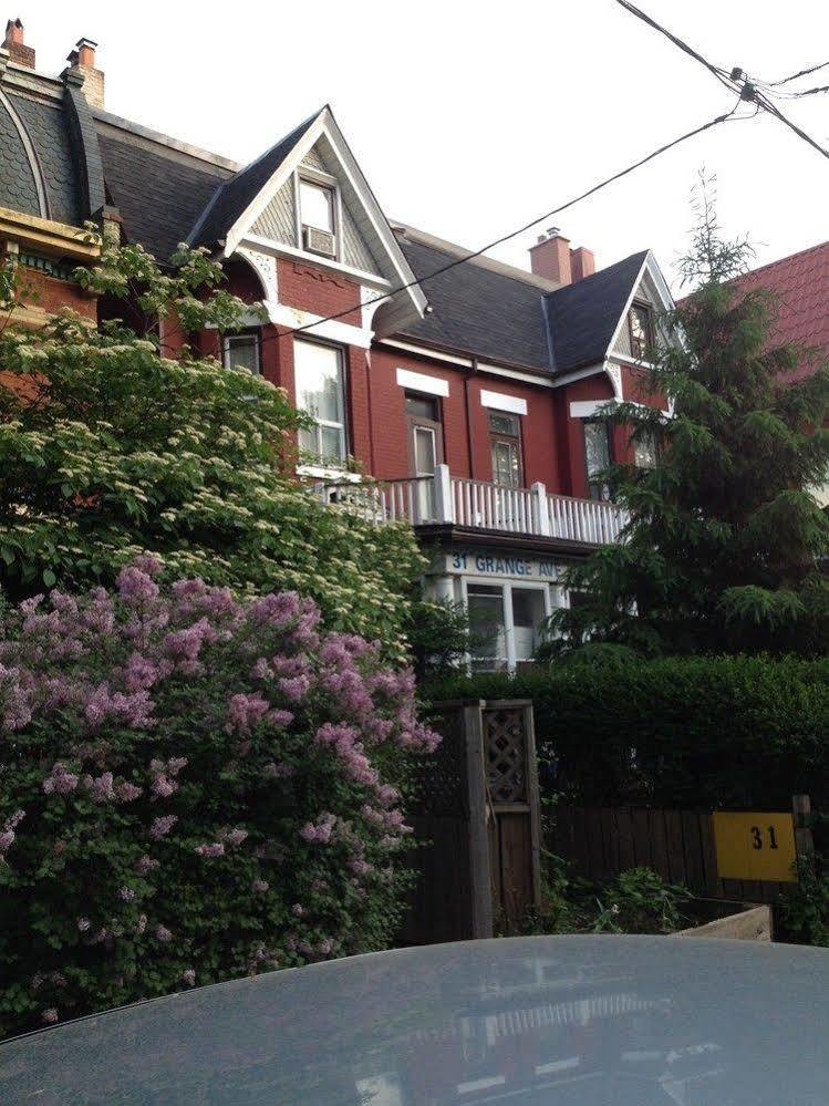 Chinatown Travellers Home Τορόντο Εξωτερικό φωτογραφία