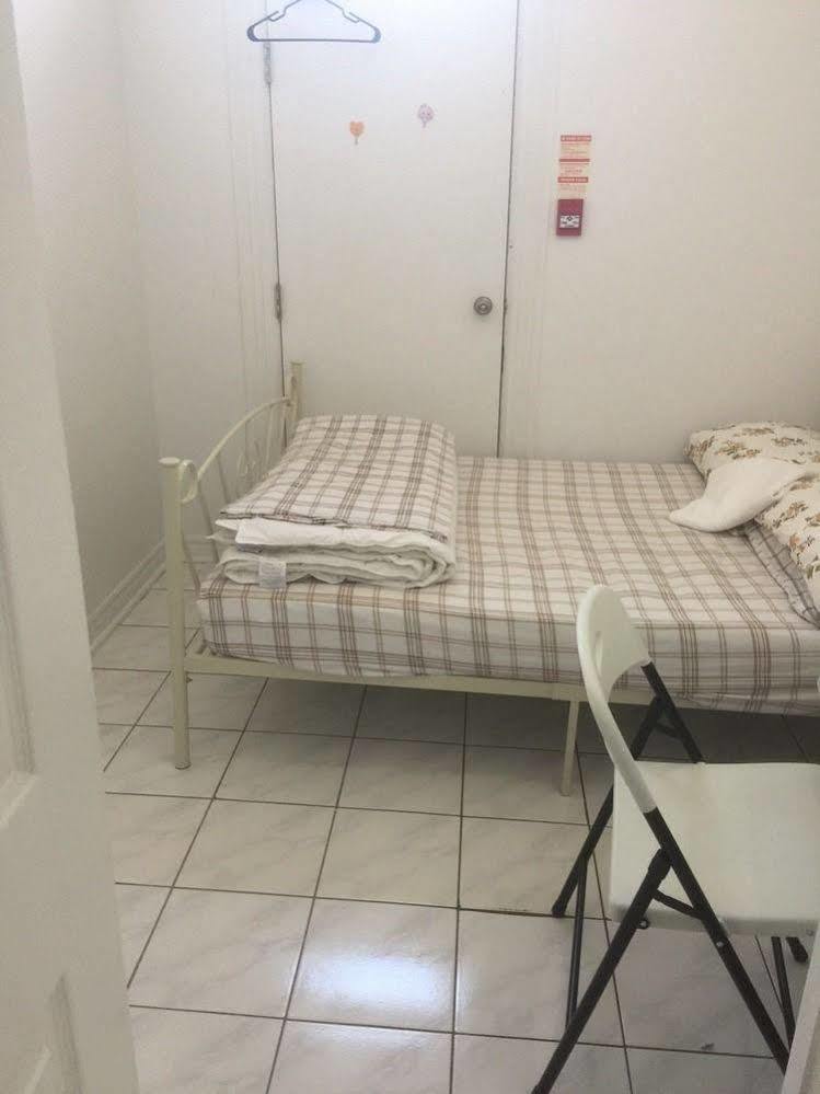 Chinatown Travellers Home Τορόντο Εξωτερικό φωτογραφία