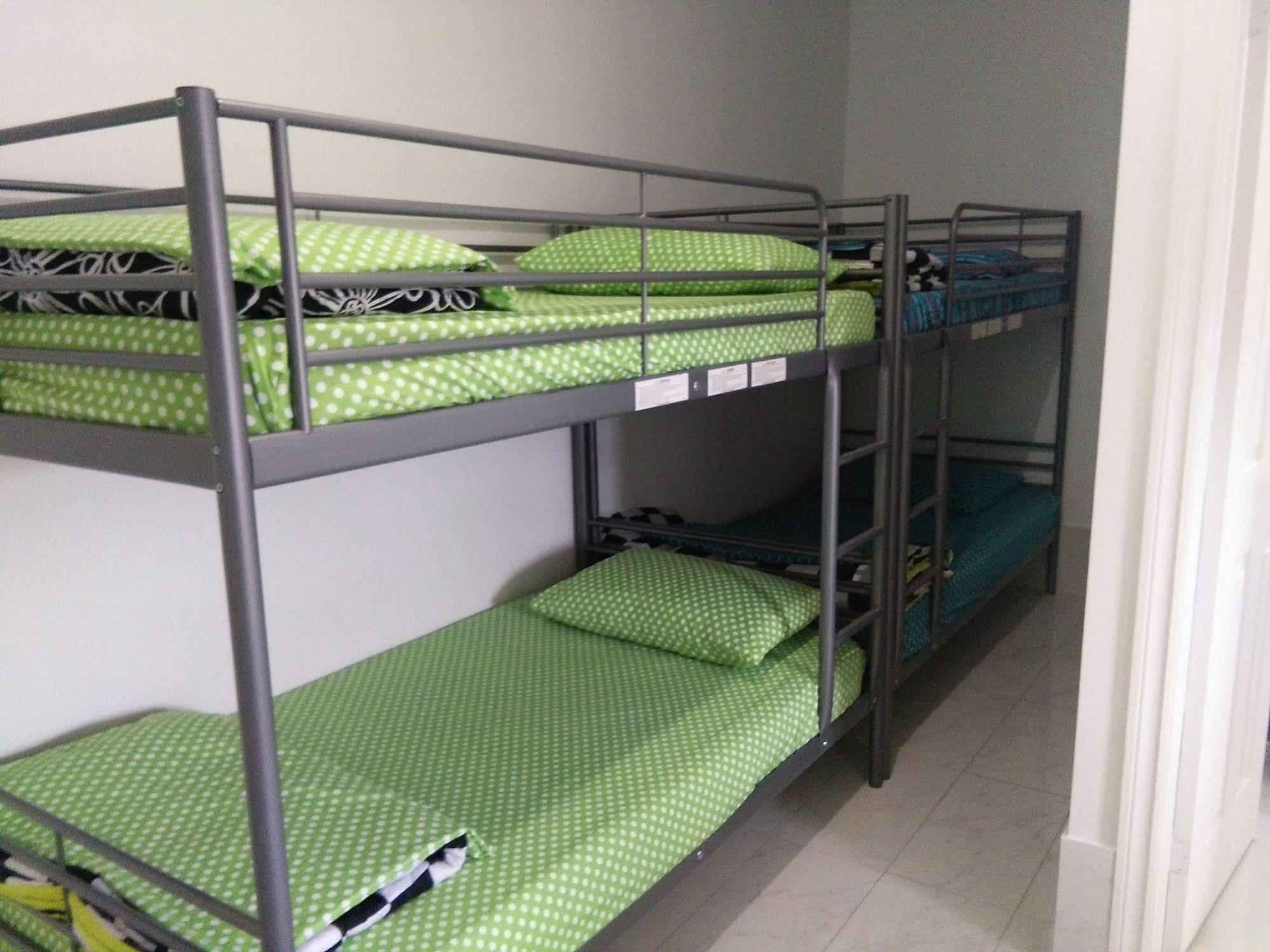 Chinatown Travellers Home Τορόντο Εξωτερικό φωτογραφία
