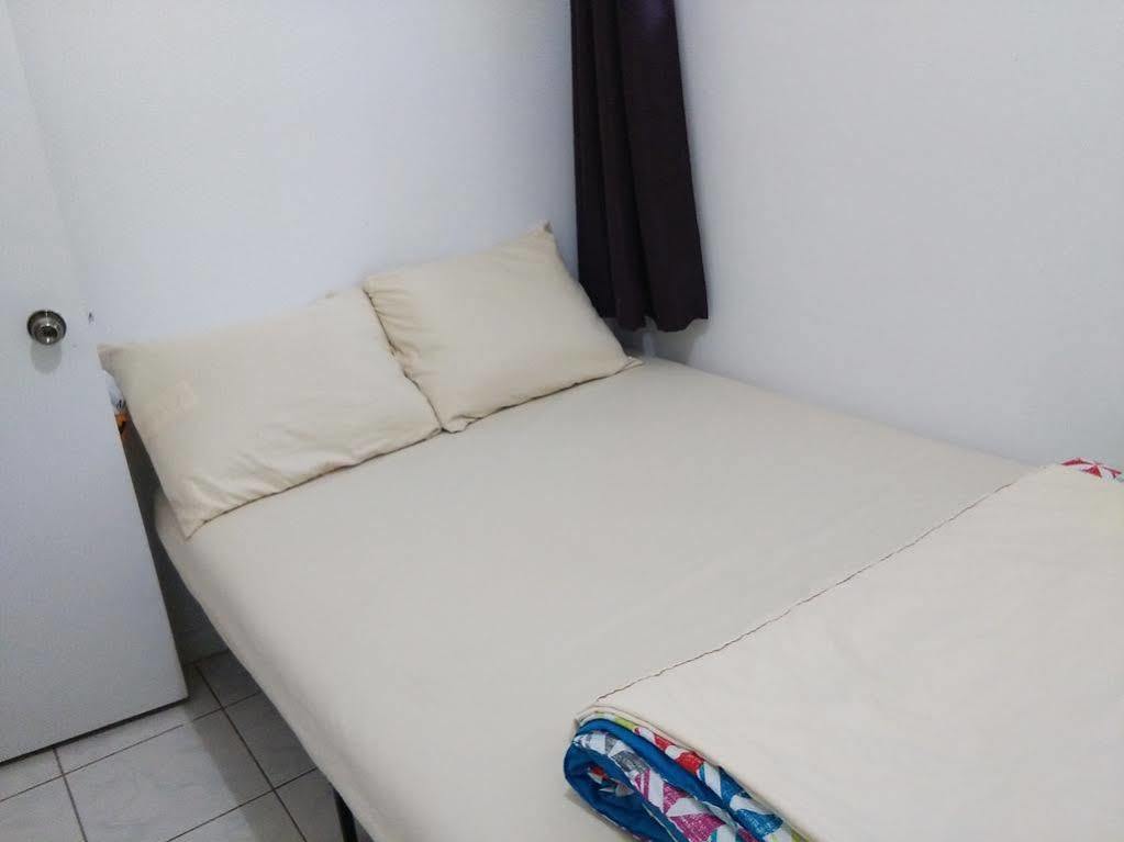 Chinatown Travellers Home Τορόντο Εξωτερικό φωτογραφία