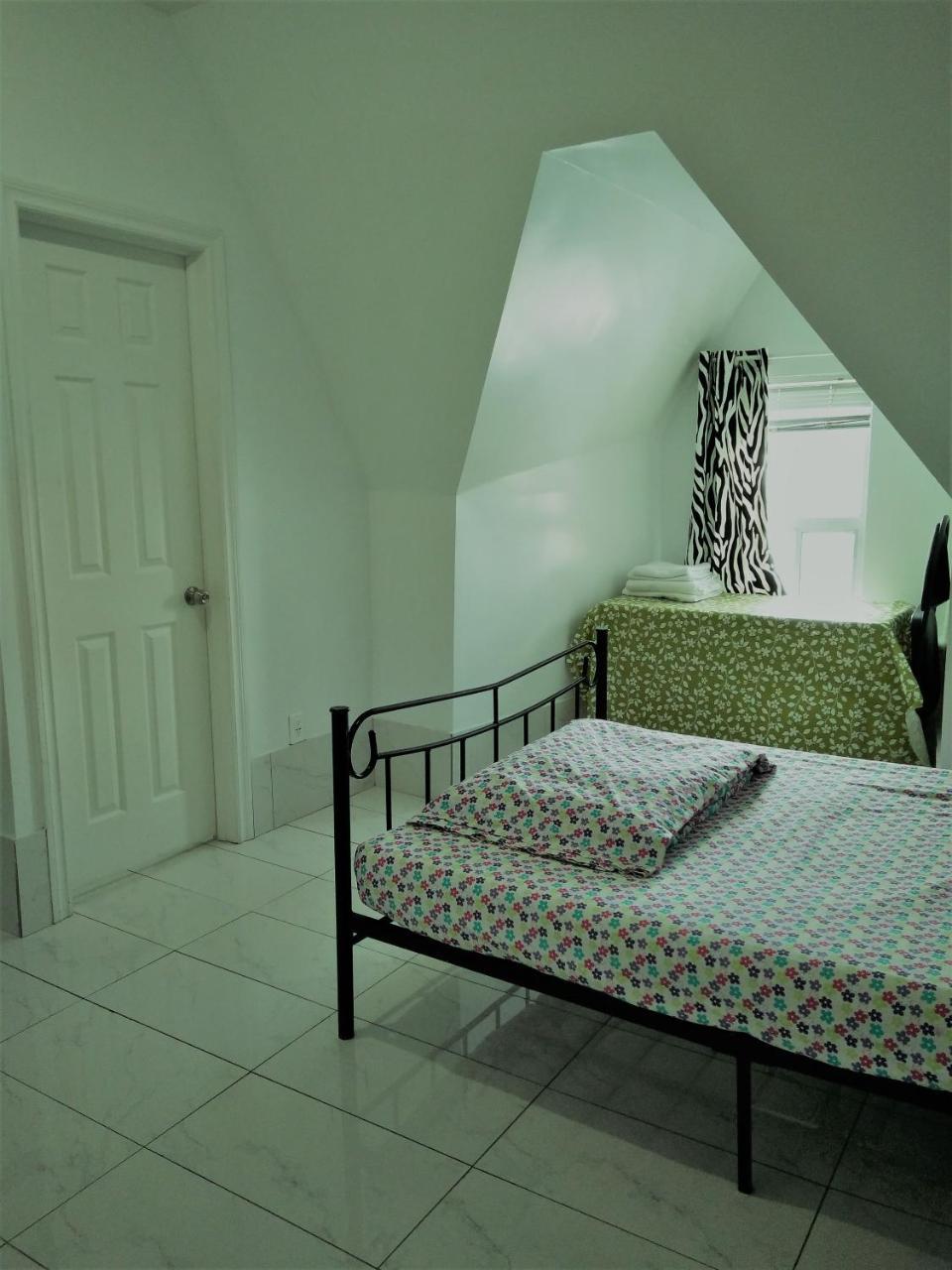 Chinatown Travellers Home Τορόντο Εξωτερικό φωτογραφία
