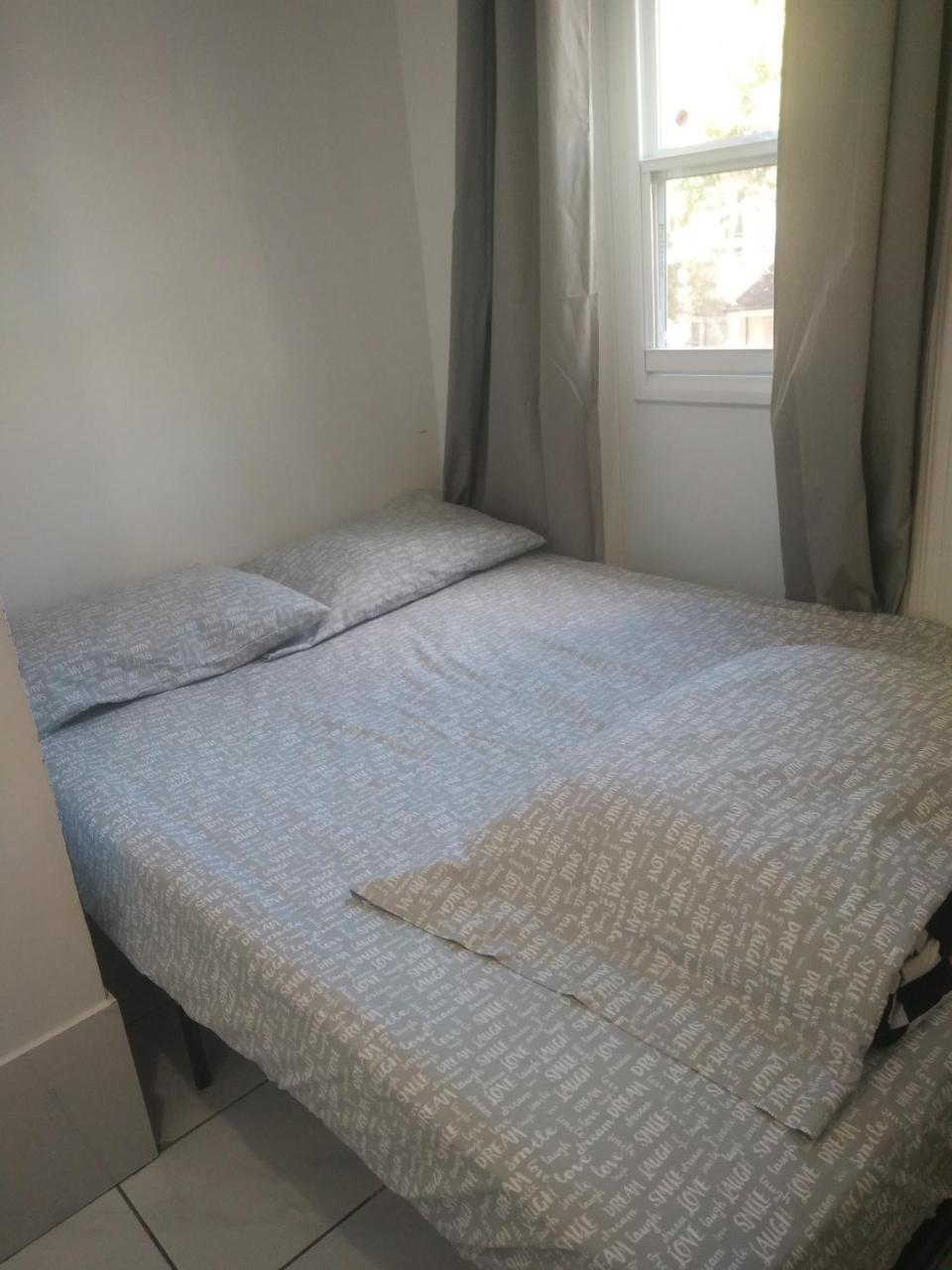 Chinatown Travellers Home Τορόντο Εξωτερικό φωτογραφία