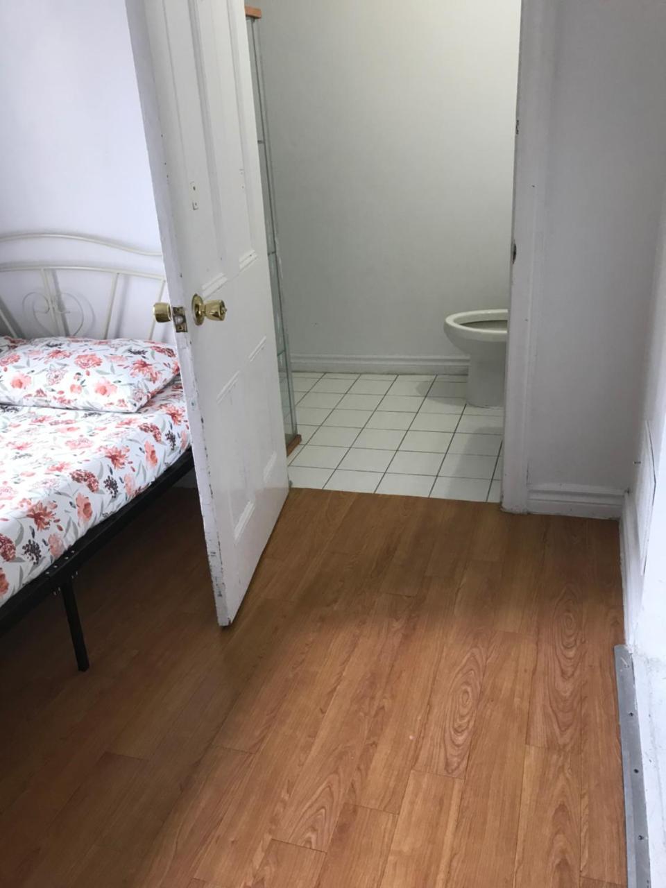 Chinatown Travellers Home Τορόντο Εξωτερικό φωτογραφία