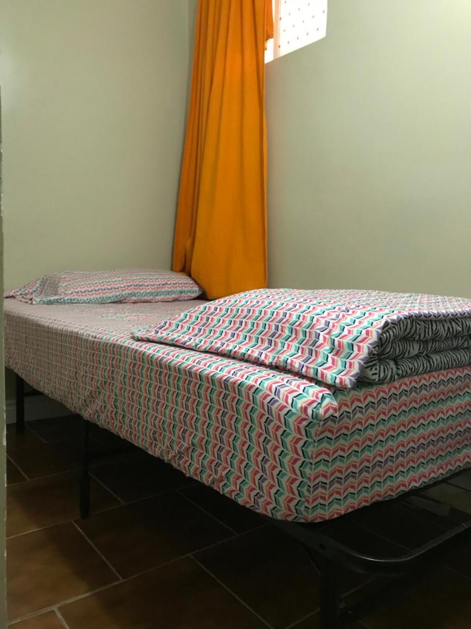 Chinatown Travellers Home Τορόντο Εξωτερικό φωτογραφία