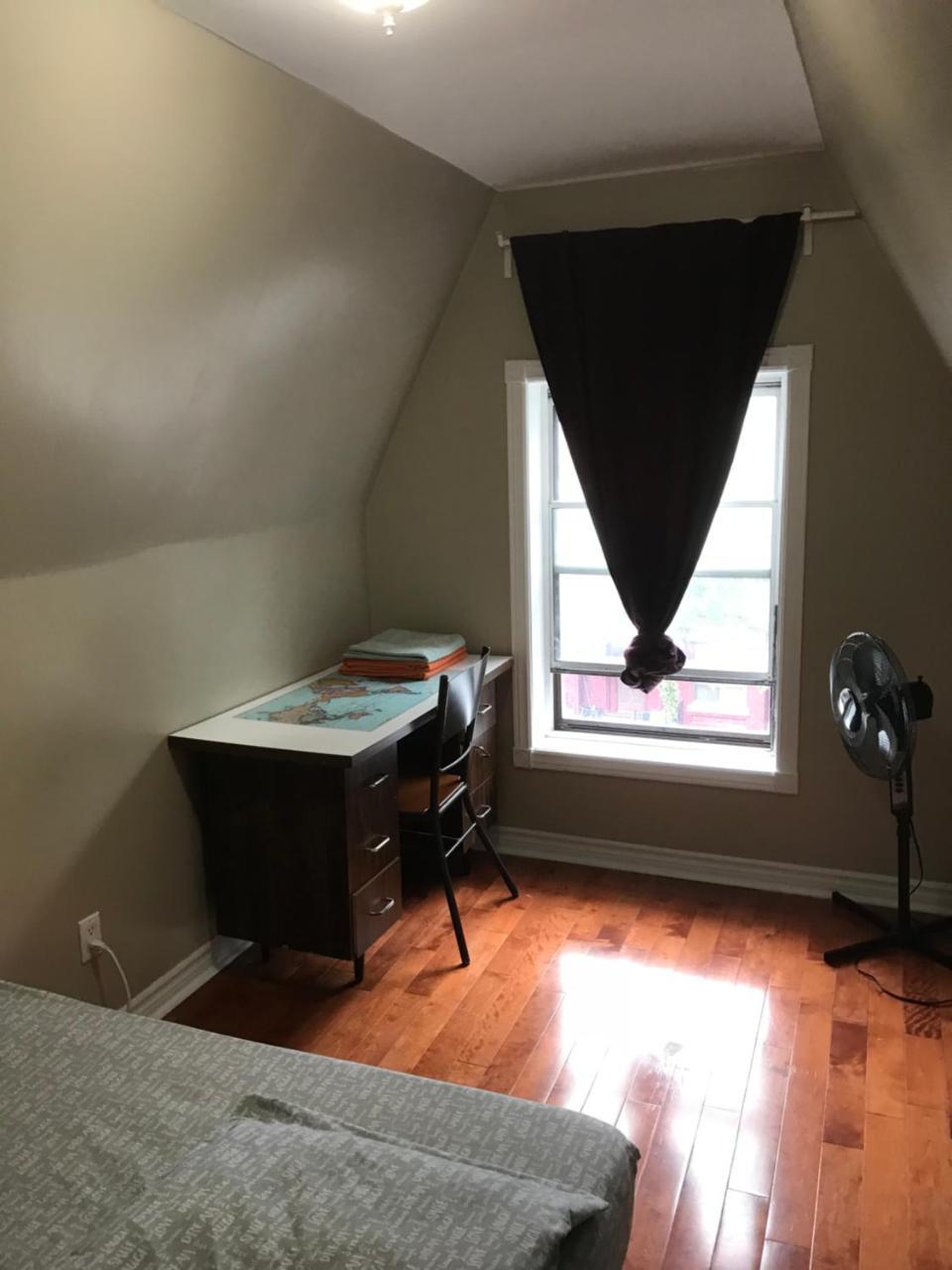 Chinatown Travellers Home Τορόντο Εξωτερικό φωτογραφία