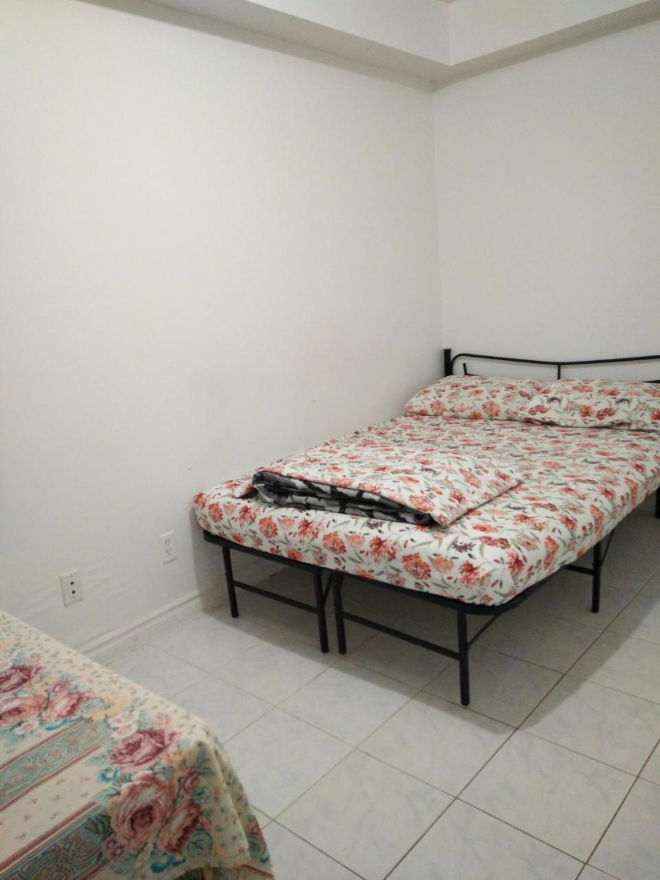 Chinatown Travellers Home Τορόντο Εξωτερικό φωτογραφία